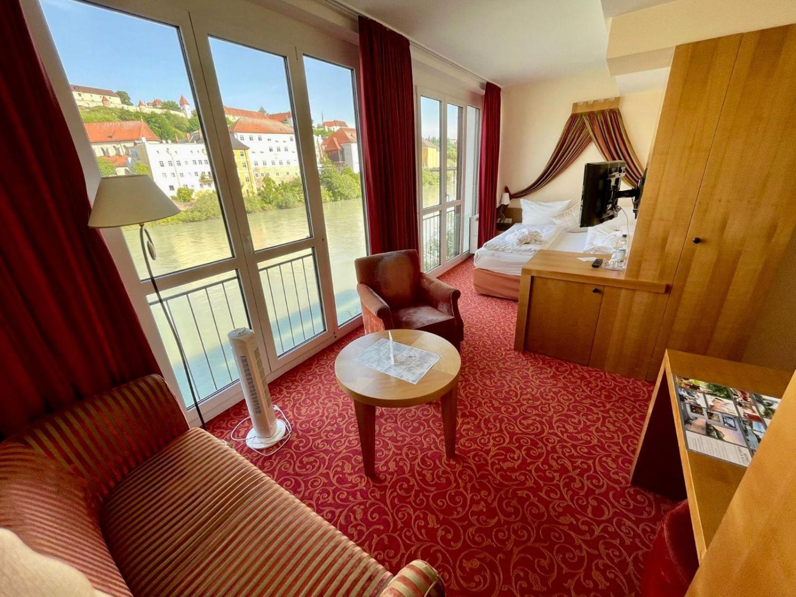 Hotel Burgblick Hochburg-Ach المظهر الخارجي الصورة
